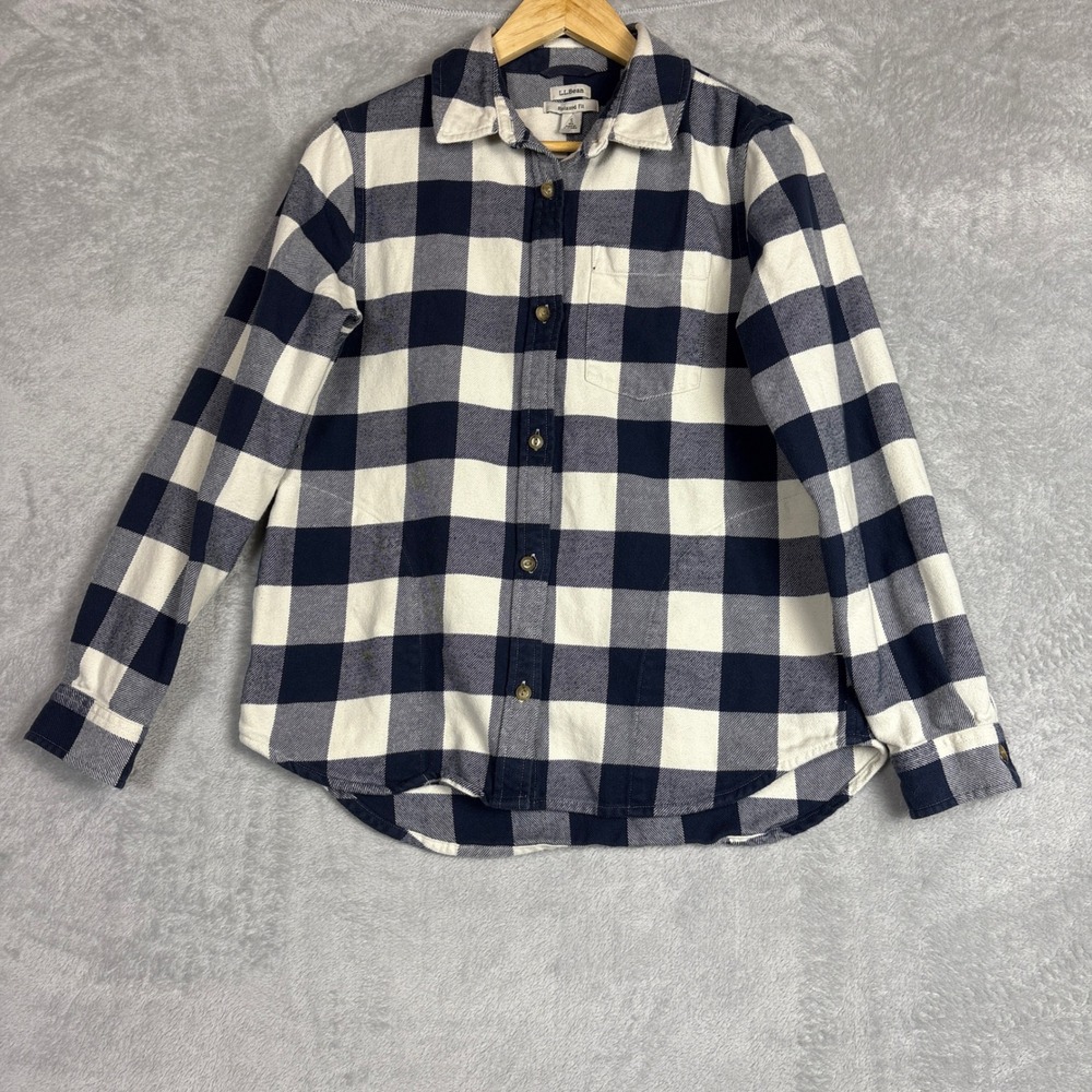 LL Bean Relaxed Fit Buffalo Check Flannel Shirt Navy Blue White Cottagecore